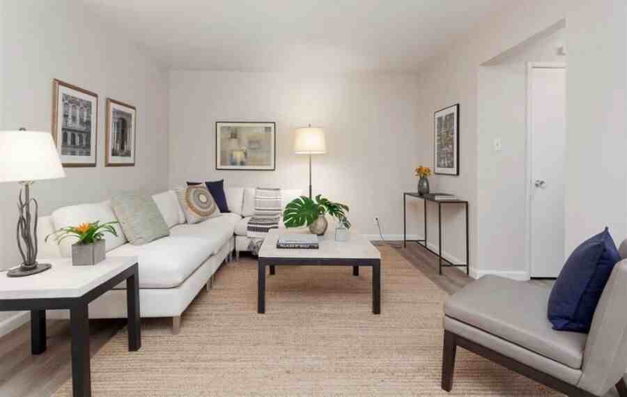 2246 Key Blvd - Photo 2 of 18