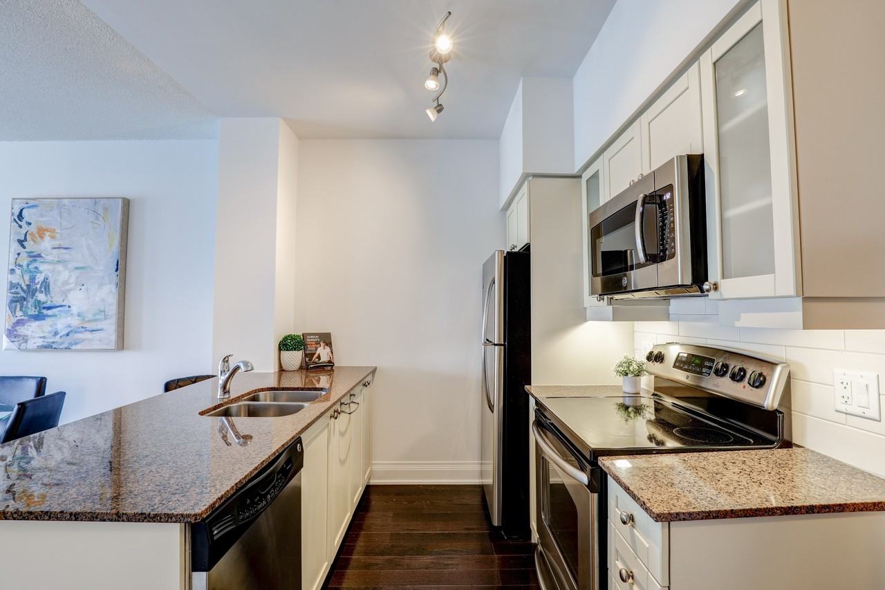 2191 Yonge St #3712 - Photo 2 of 27