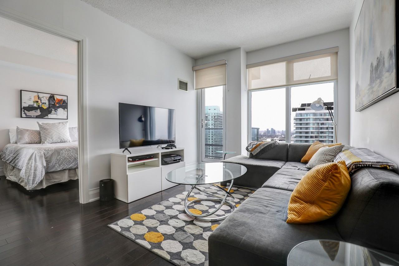 2191 Yonge St #3712 - Photo 7 of 27