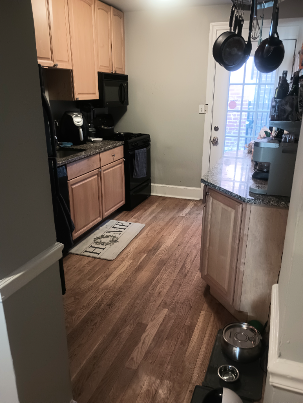 718 13th St Ne - Photo 5 of 12