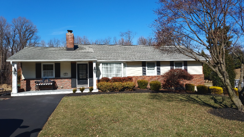 1311 Murgatroyd Rd - Photo 2 of 14