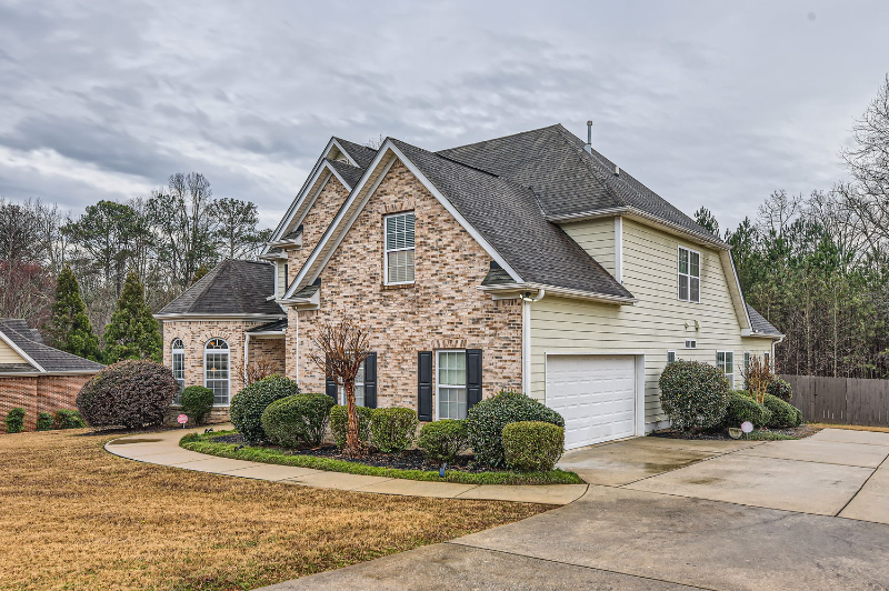 150 Diana Drive - Photo 4 of 28