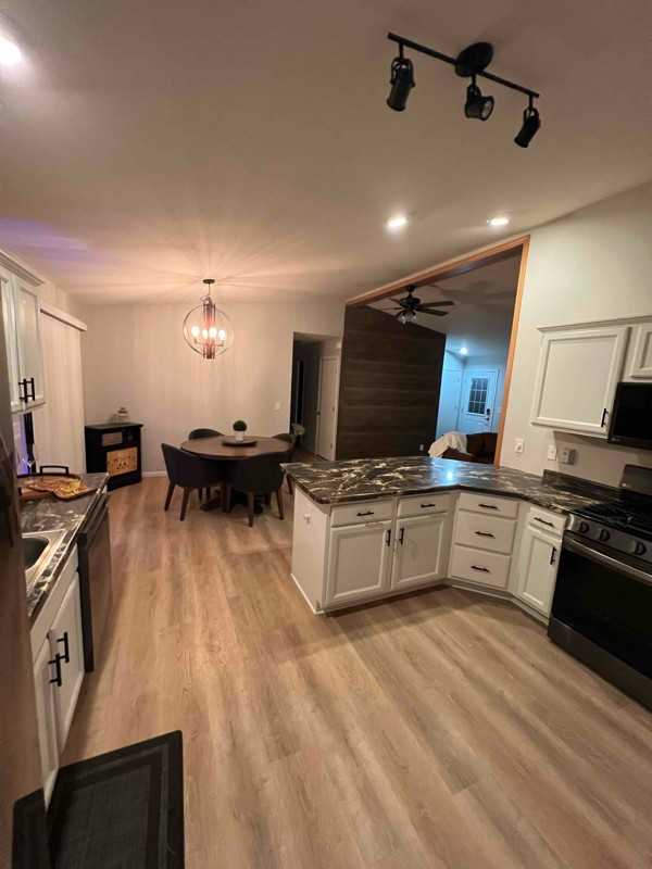 1320 New York Ave - Photo 3 of 19