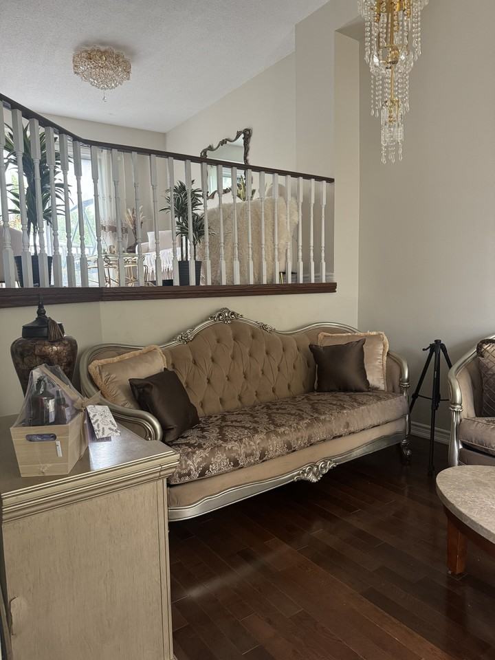 68 Flint Crescent - Photo 2 of 6