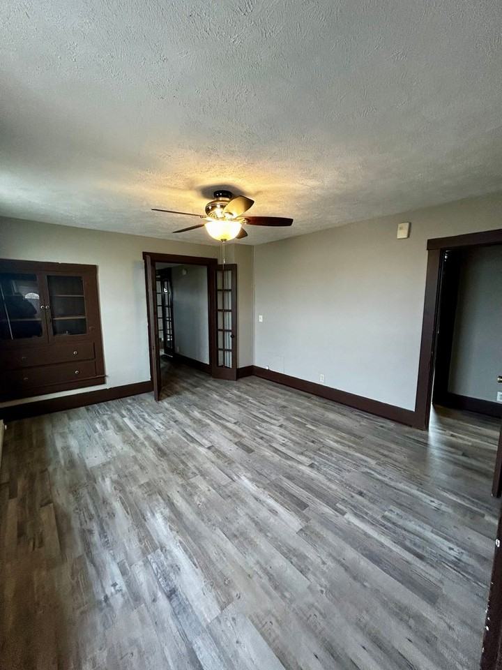 283 W Main Street - Photo 4 of 16