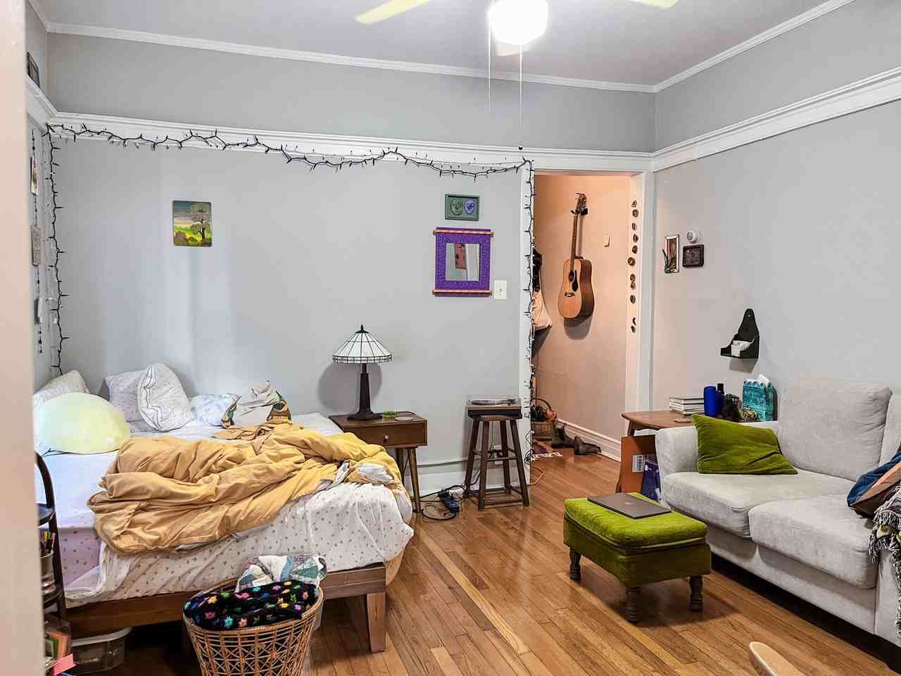 1470 W Argyle St #3R - Photo 4 of 8