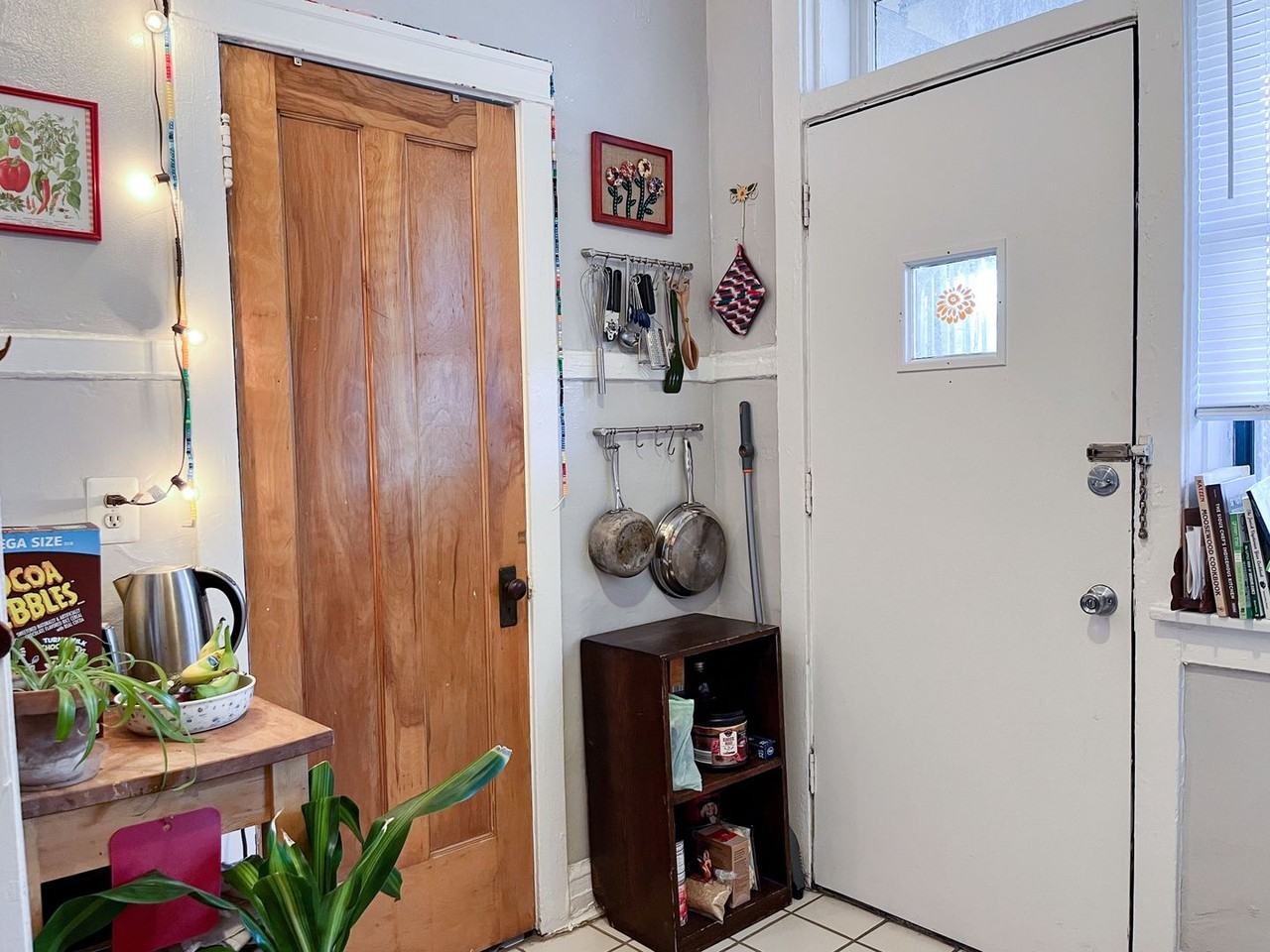 1470 W Argyle St #3R - Photo 6 of 8