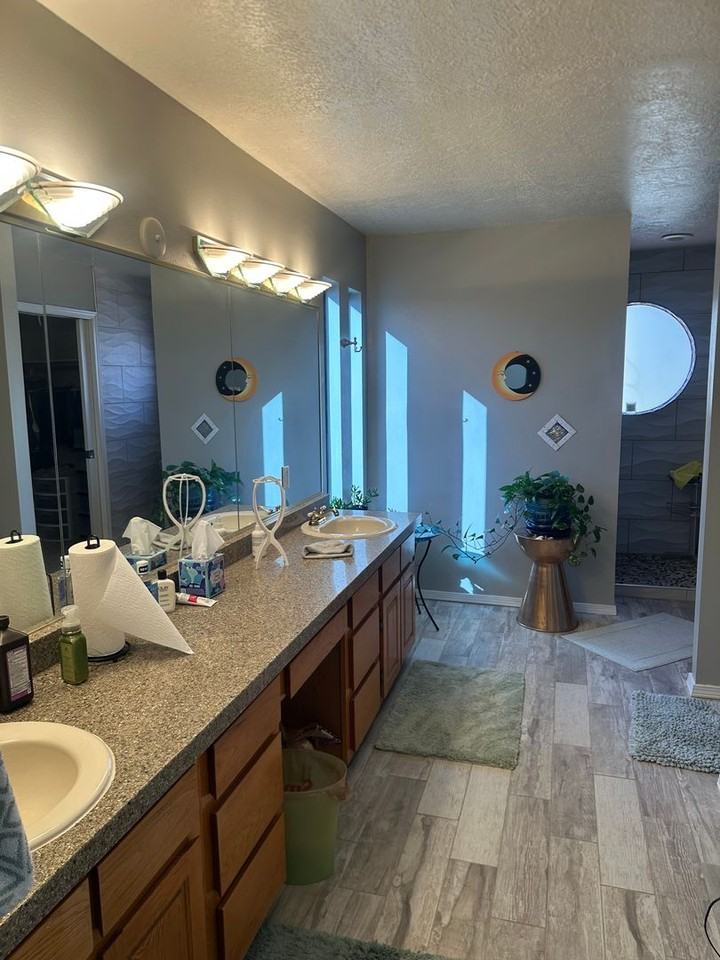4816 Manitoba Ct Ne - Photo 4 of 5