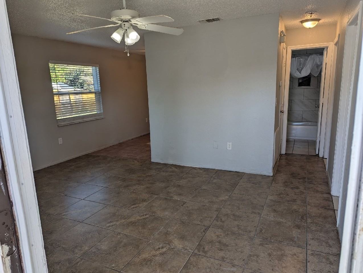 5609 20th St W - Photo 2 of 28