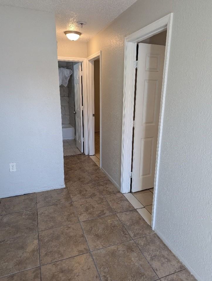 5609 20th St W - Photo 3 of 28