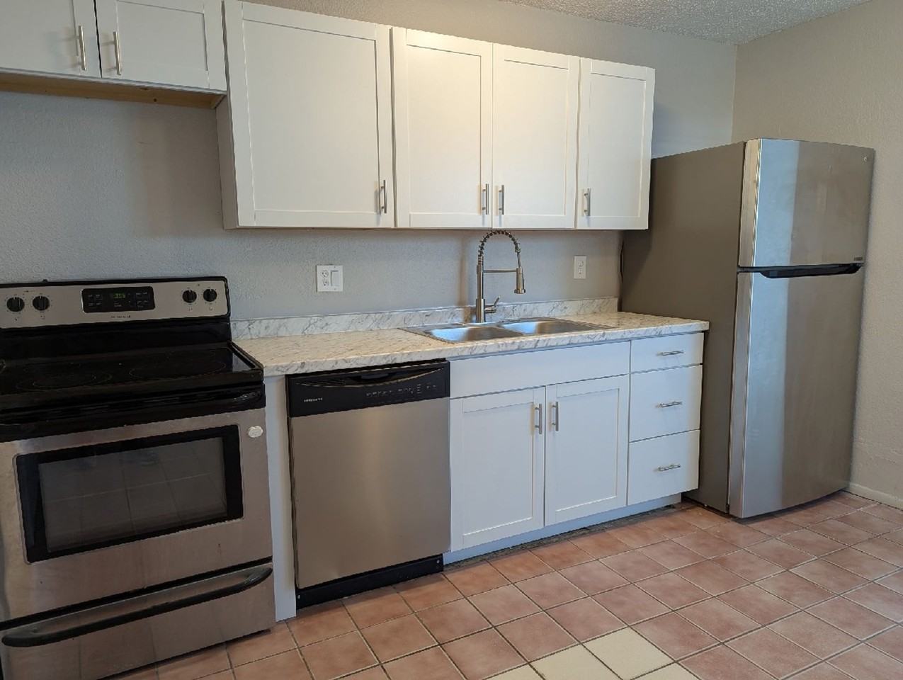 5609 20th St W - Photo 4 of 28