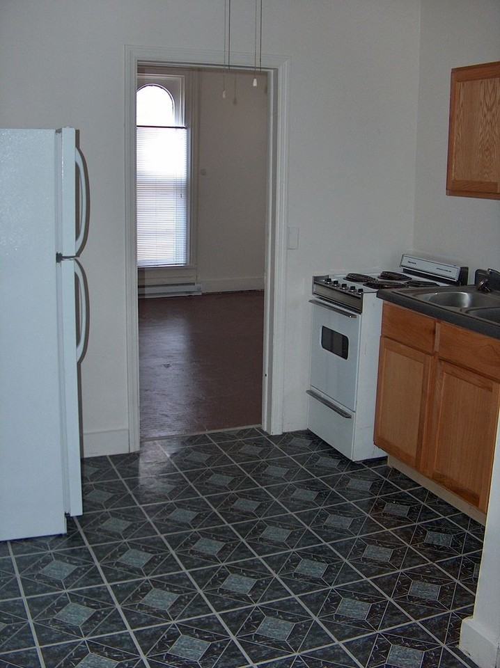 911 N 9th Street - Photo 4 of 7