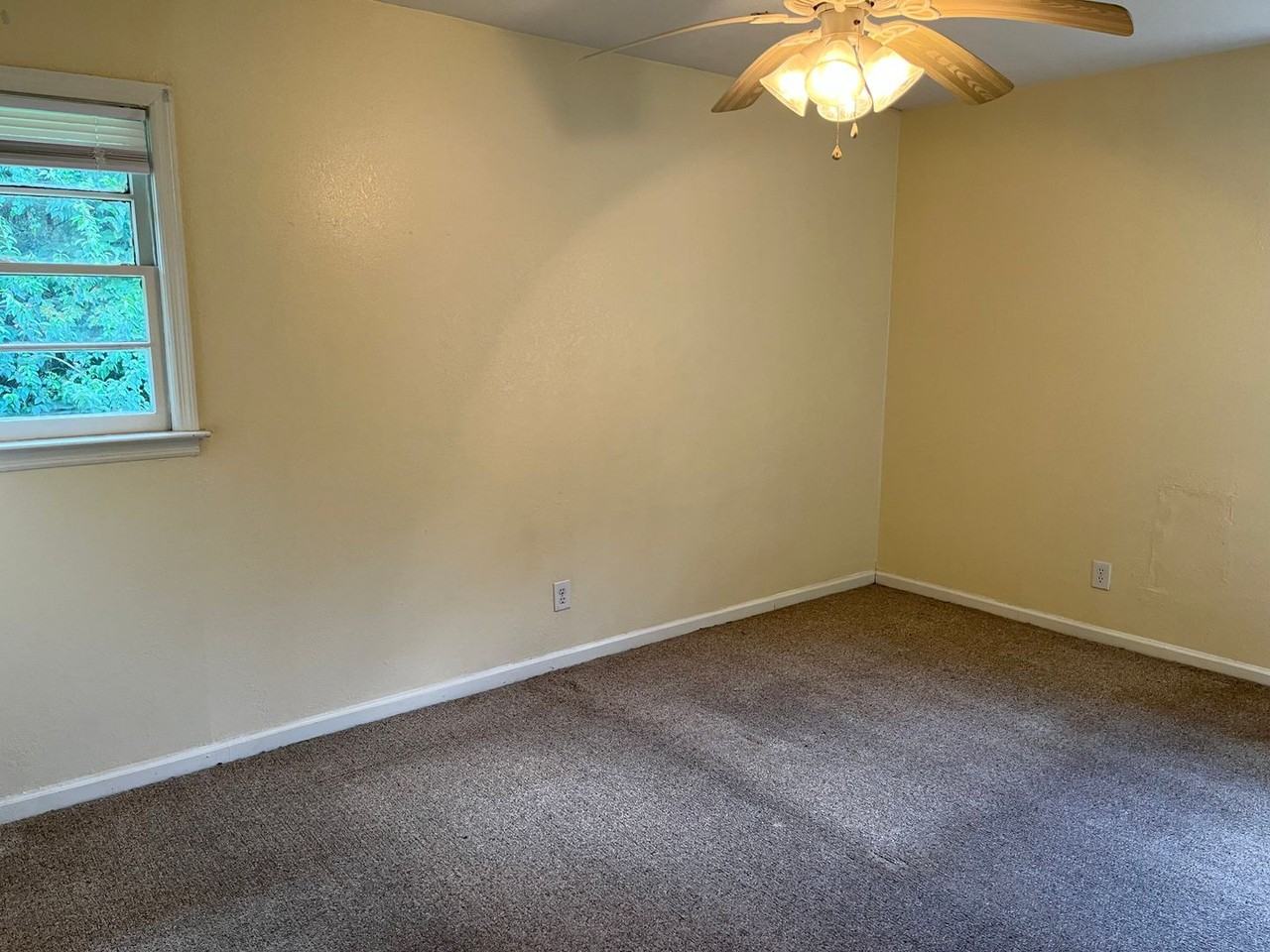 100 Lankford Cir - Photo 3 of 6