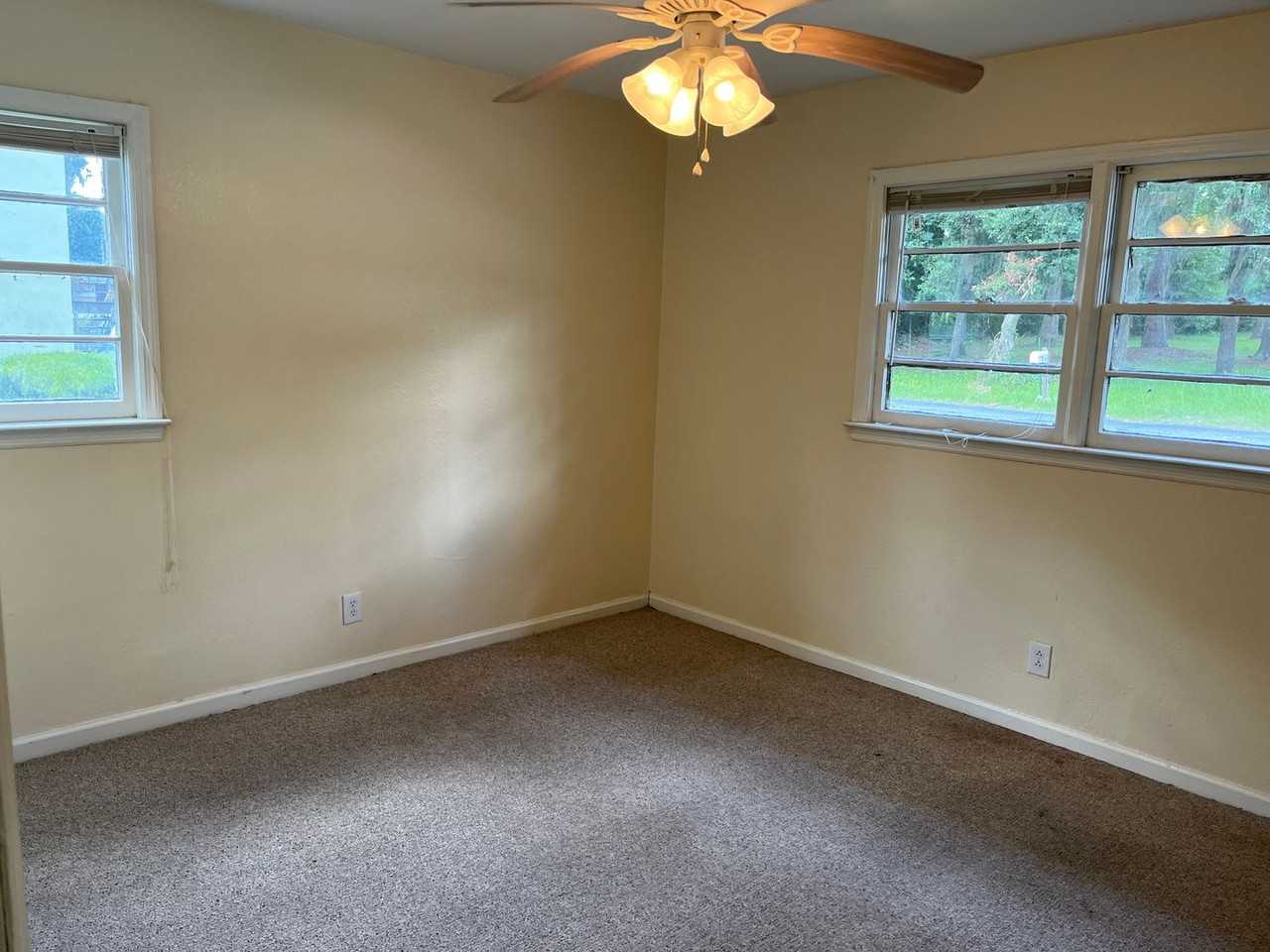 100 Lankford Cir - Photo 4 of 6