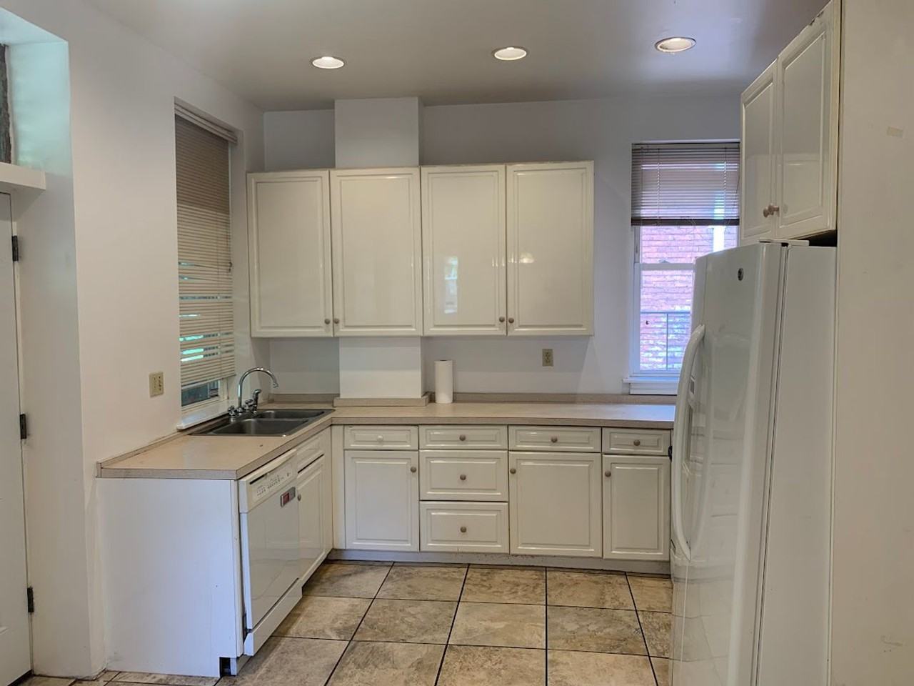 1038 Murray Hill Ave - Photo 3 of 39