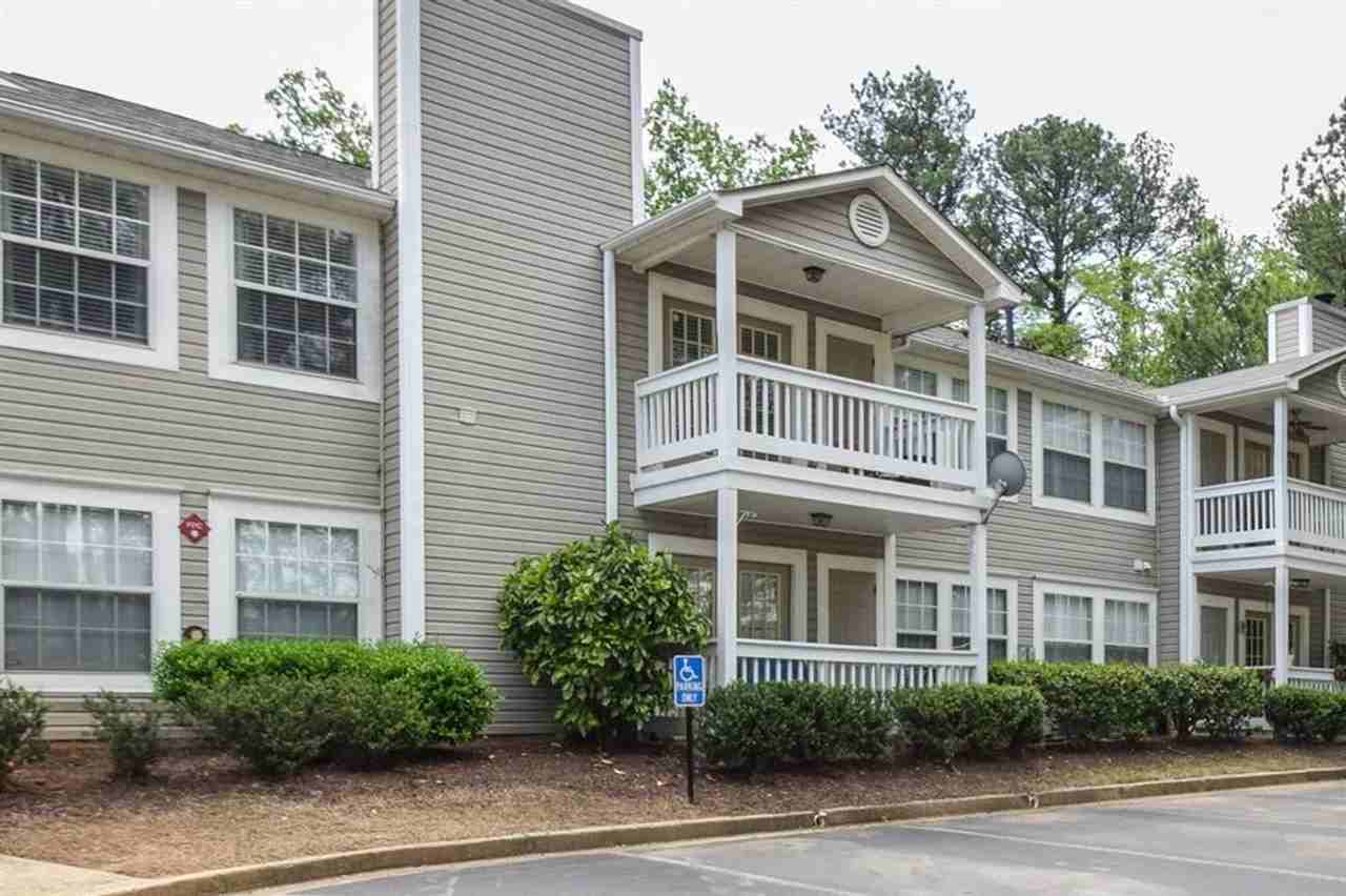 1347 Keys Crossing Drive Northeast - Photo 2 of 15