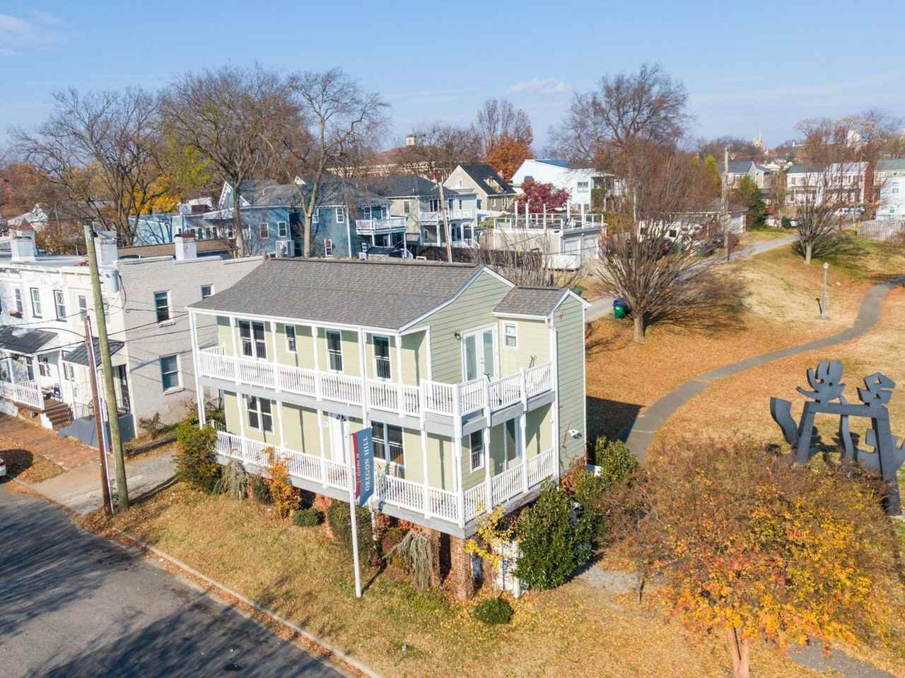 612 Holly St - Photo 2 of 31