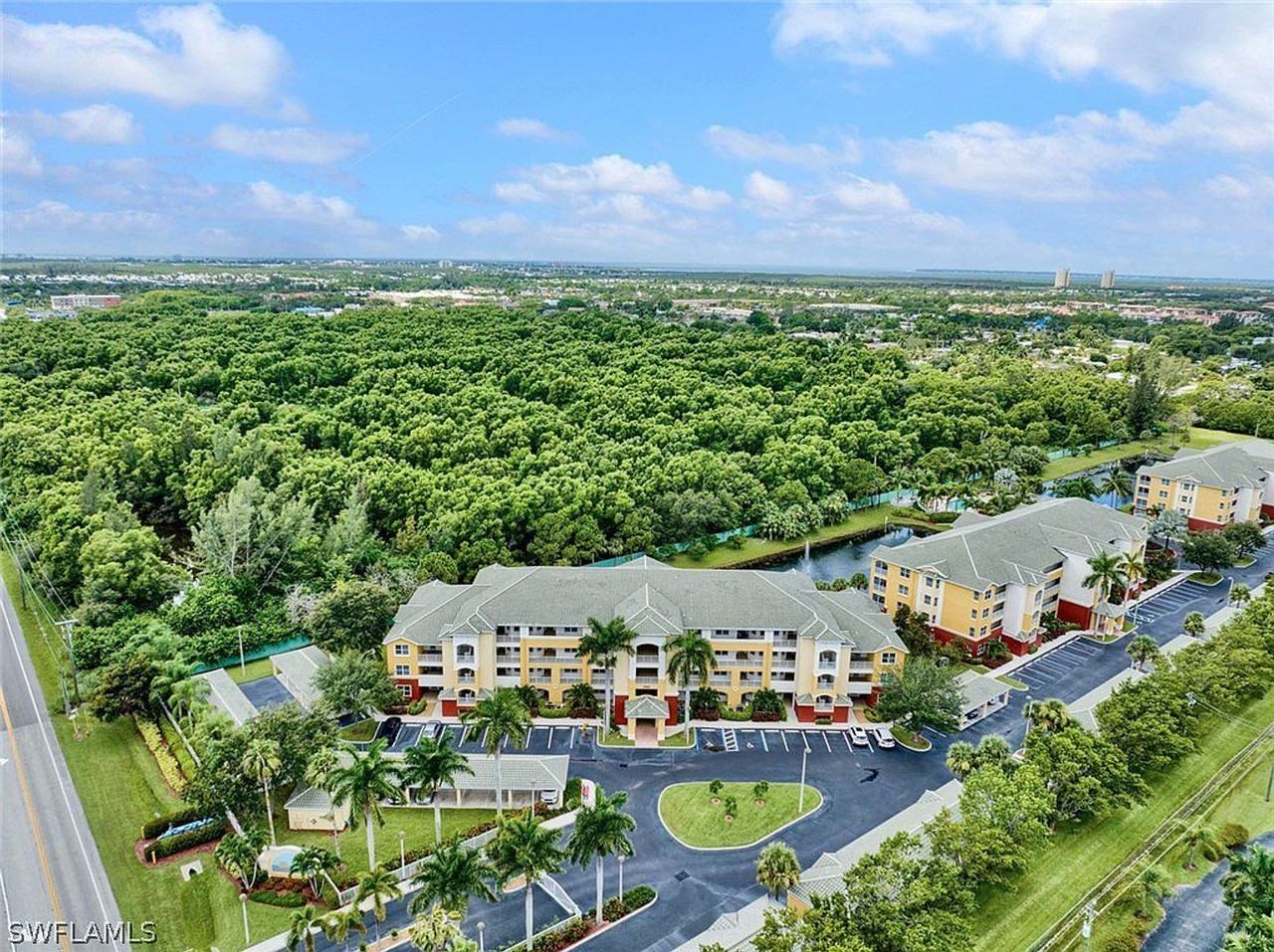 11001 Gulf Reflections Dr - Photo 4 of 22