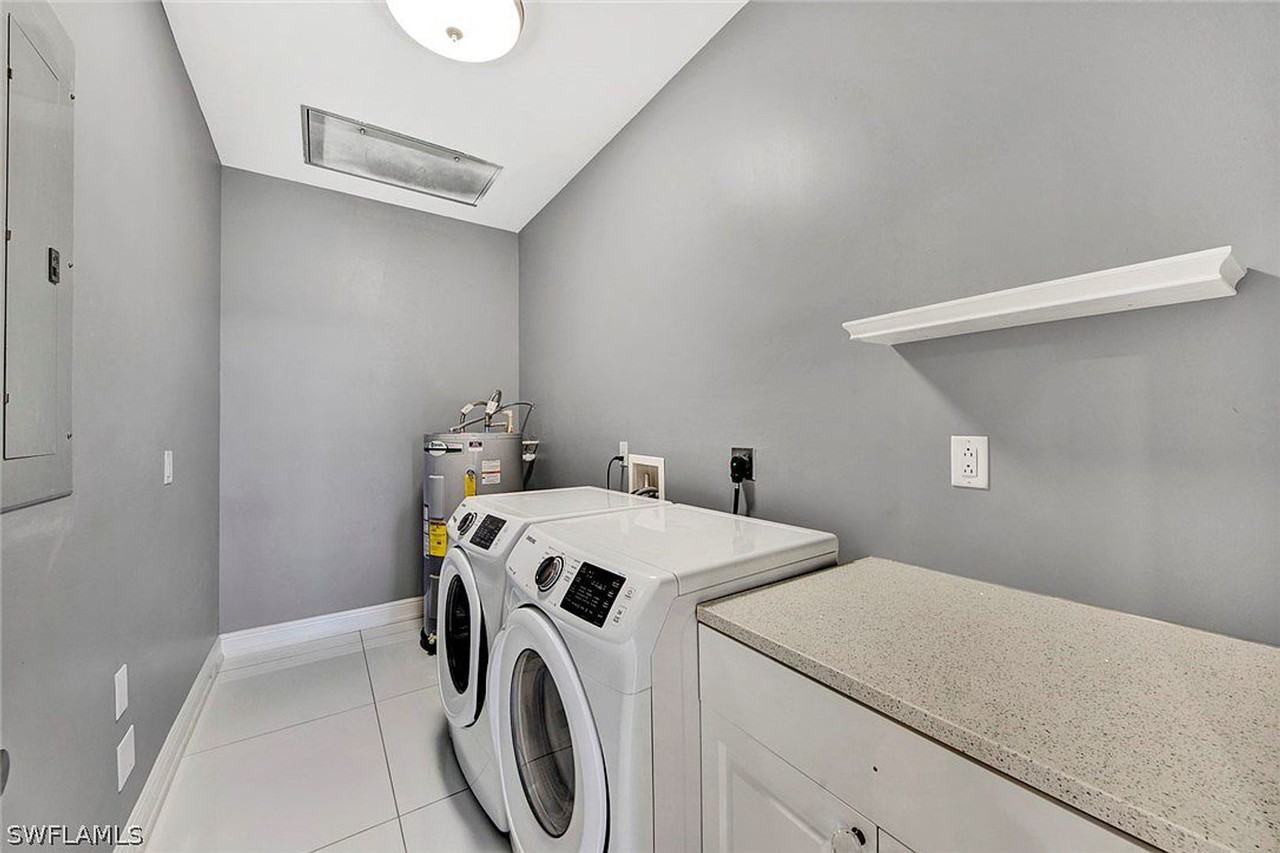 11001 Gulf Reflections Dr - Photo 7 of 22