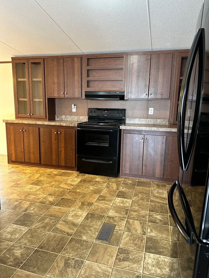 1016 Private Road 1518 - Photo 4 of 13