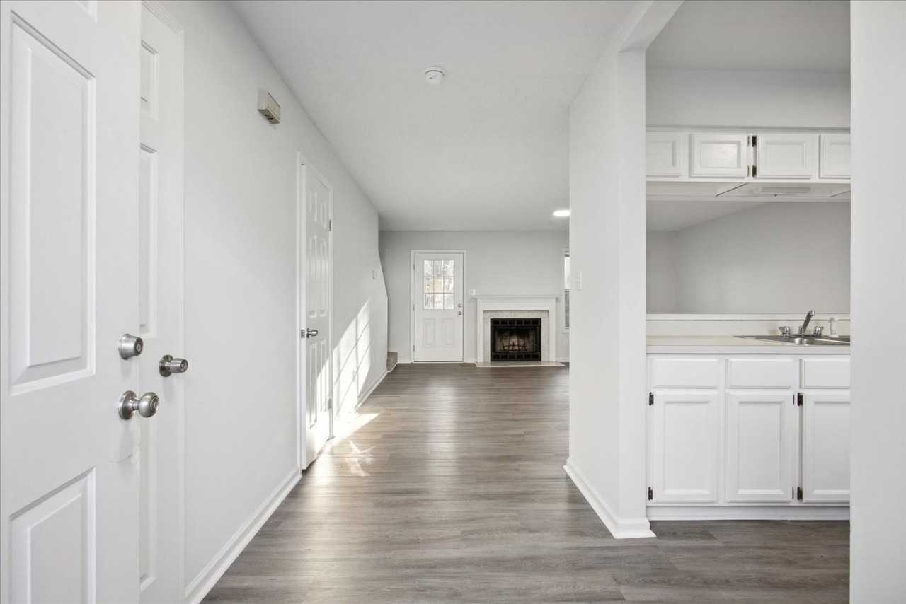 109 Madison Chase - Photo 2 of 24