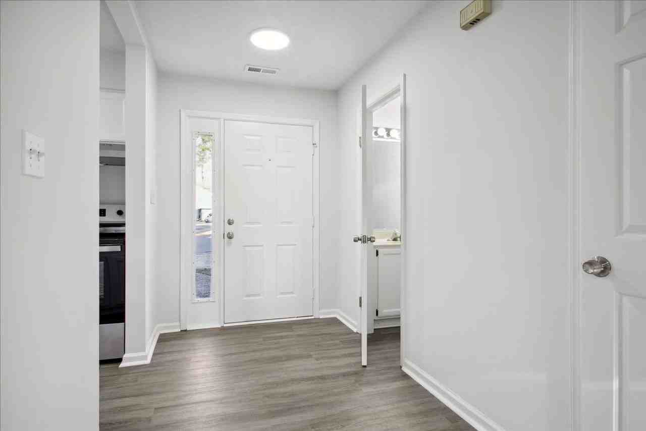 109 Madison Chase - Photo 3 of 24