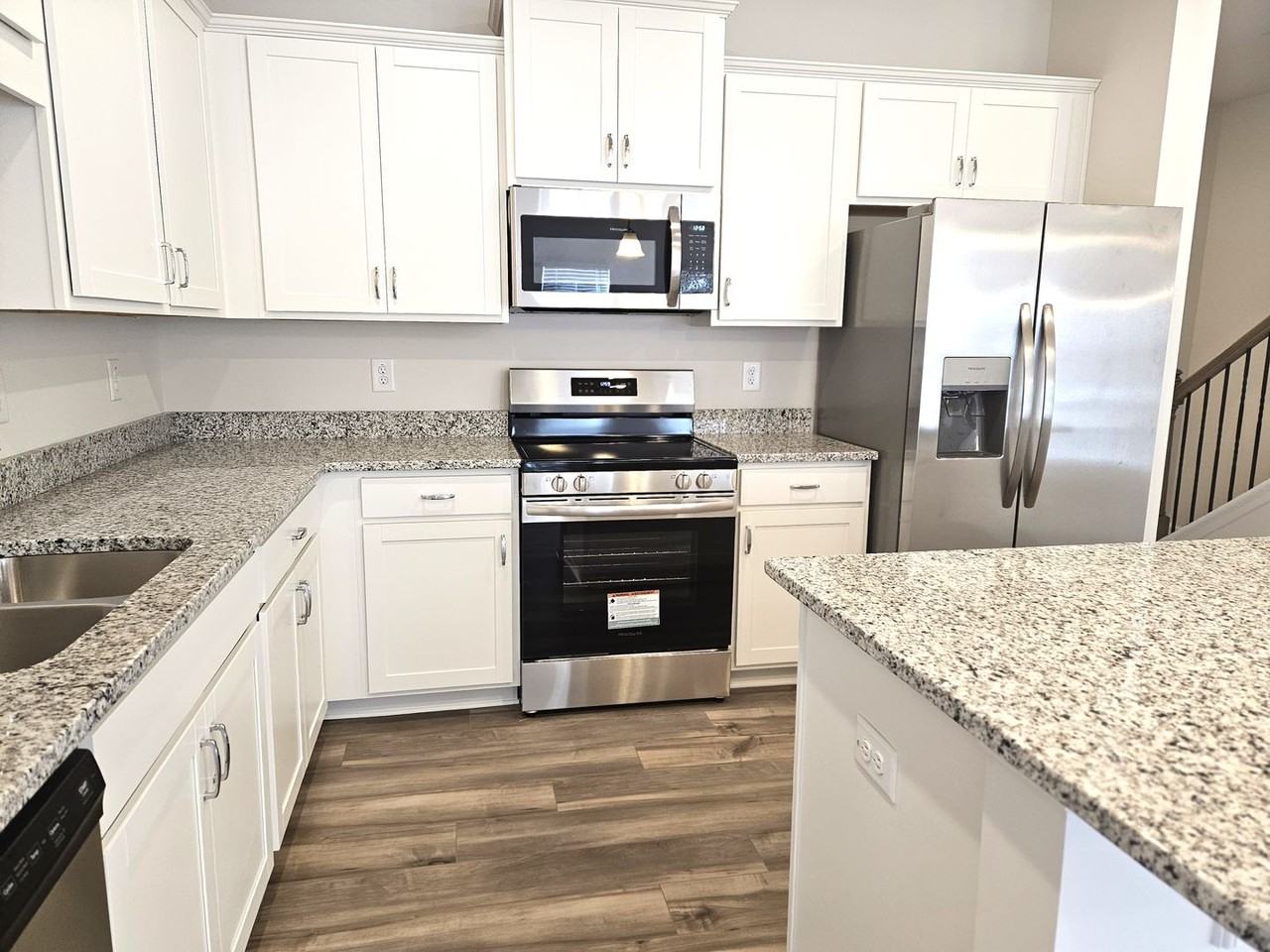 265 Dupont Dr - Photo 3 of 21