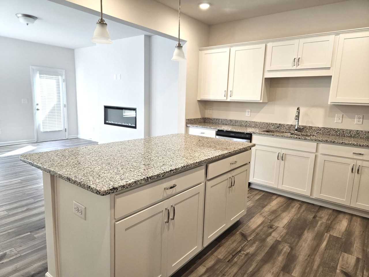 265 Dupont Dr - Photo 4 of 21