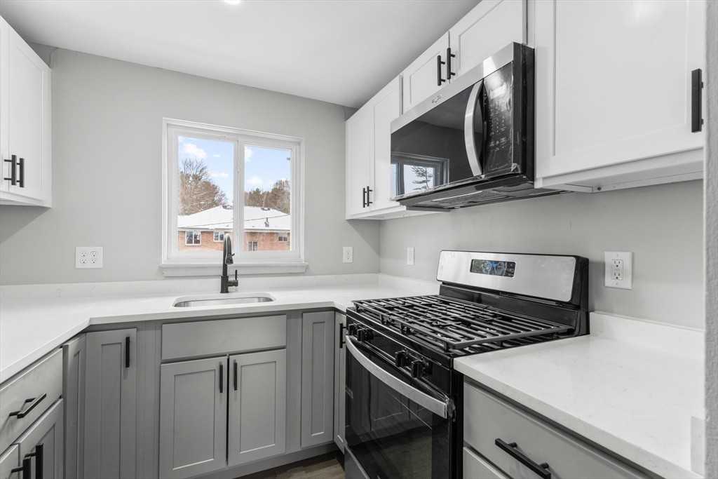 36 Bennett Dr #6 - Photo 2 of 15