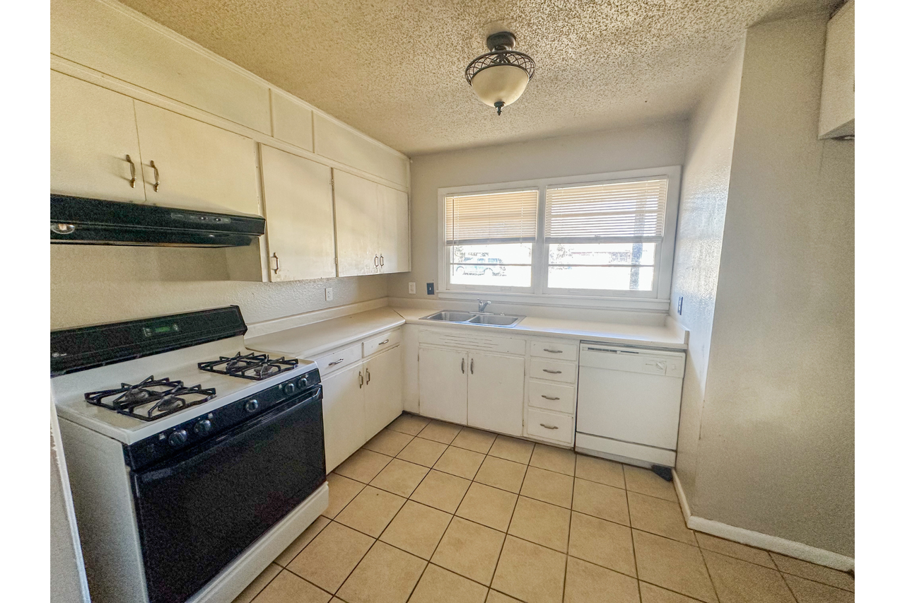 2805 53rd St #NA - Photo 2 of 21