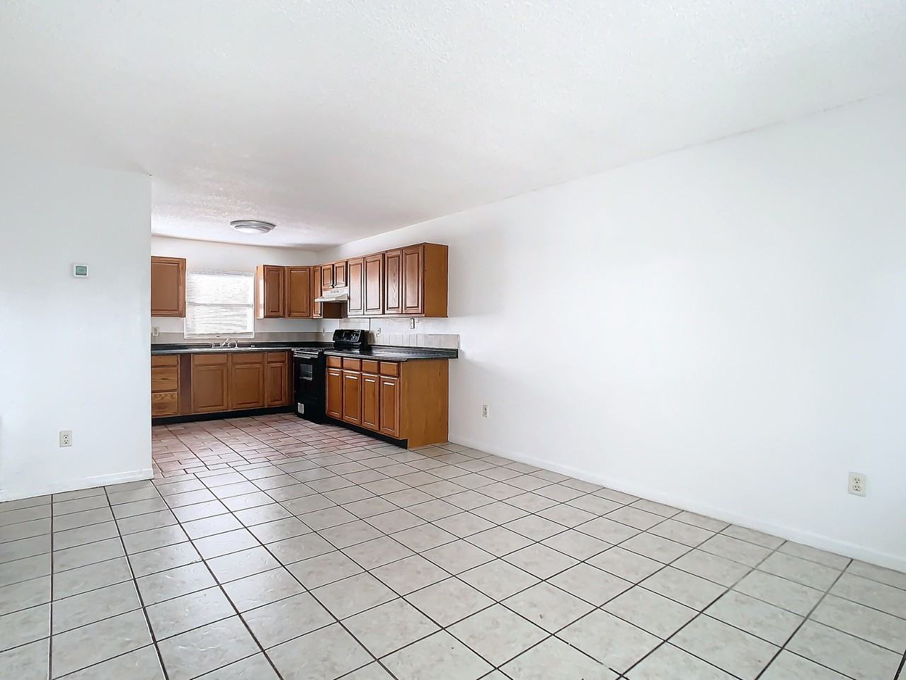 710 E Floribraska Ave #A - Photo 3 of 15