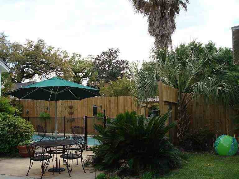 1566 Dauphin St - Photo 2 of 20