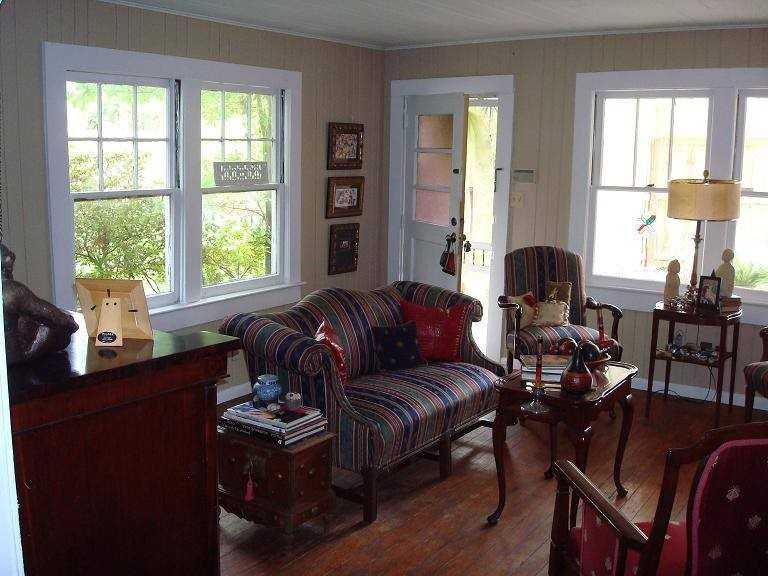 1566 Dauphin St - Photo 3 of 20