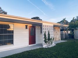 featured image of 793 Bianca Dr Ne #NA