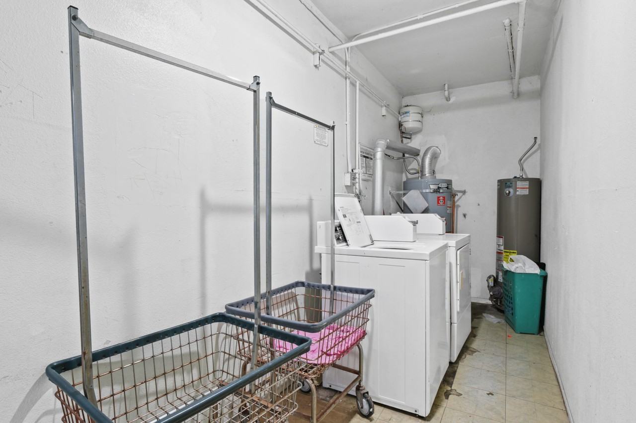 525 W. 8th St. - Photo 7 of 14