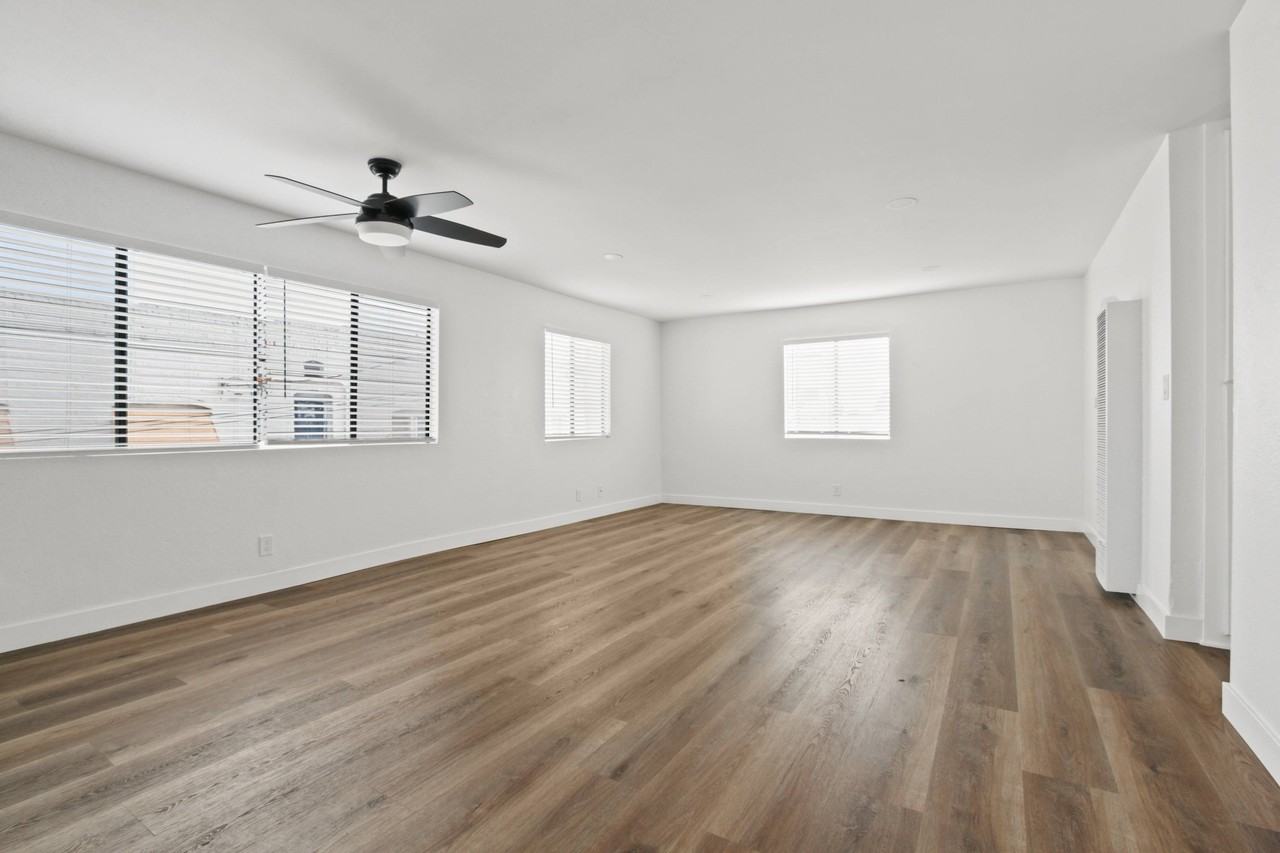 525 W. 8th St. - Photo 7 of 11