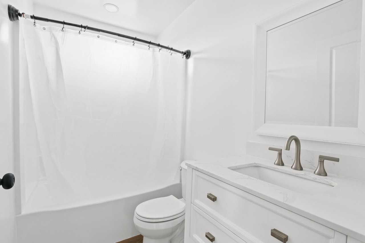 525 W. 8th St. - Photo 6 of 14