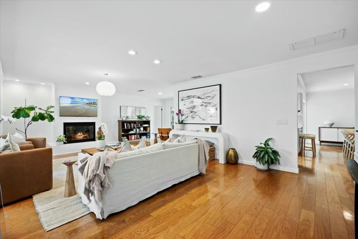 232 Cove Pl - Photo 6 of 50