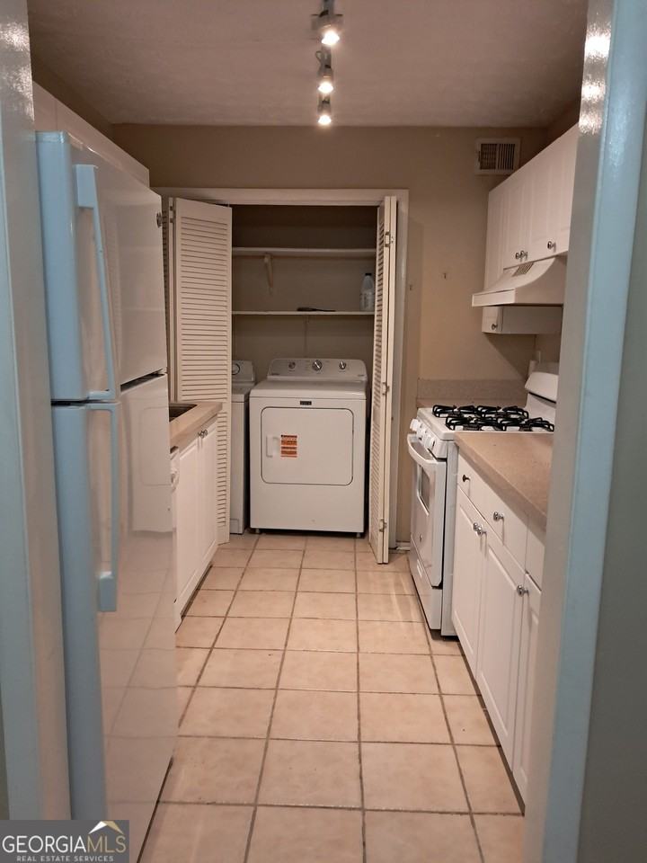 1010 Summit North Dr Ne - Photo 3 of 6