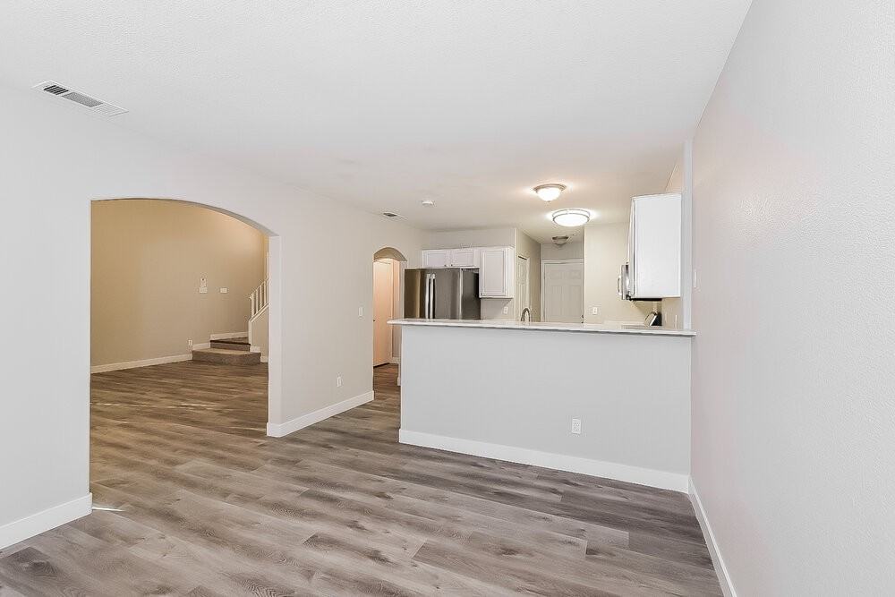 1218 Cobble Lake Ave - Photo 6 of 17