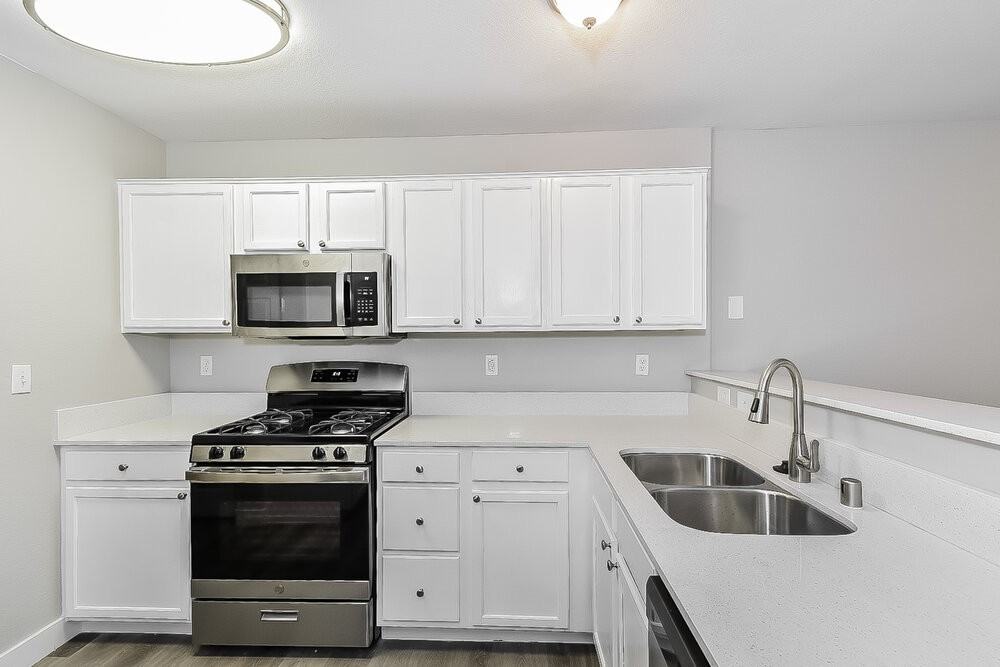 1218 Cobble Lake Ave - Photo 7 of 17