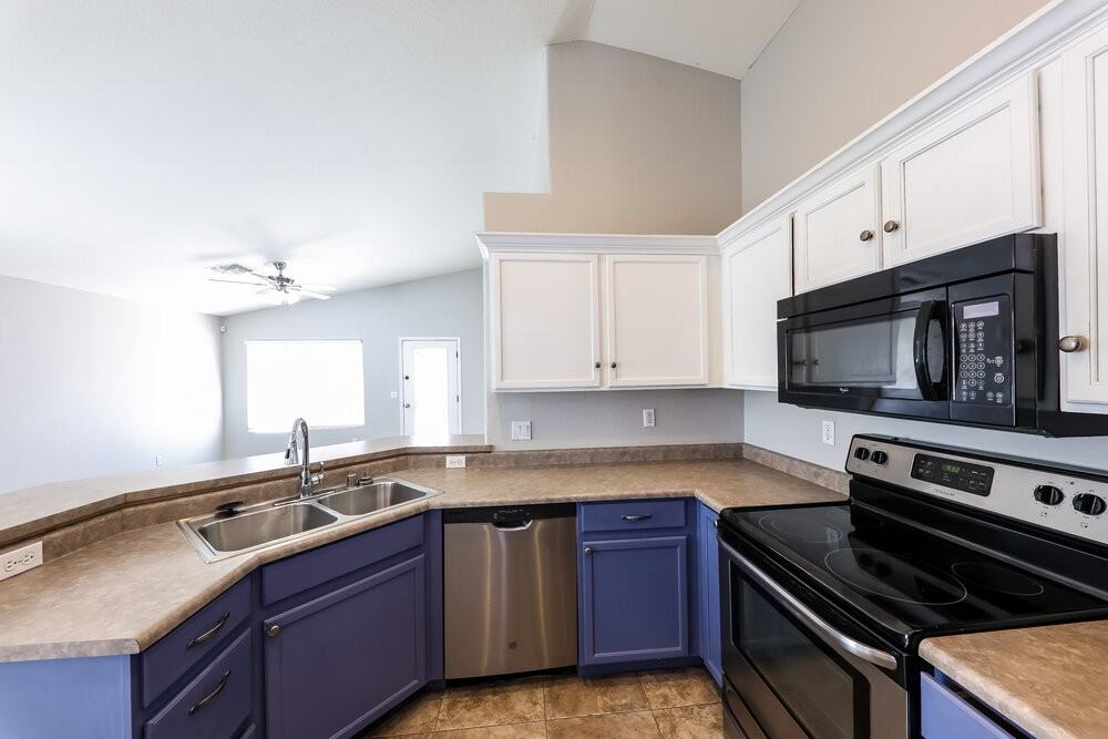 8019 W Alex Ave - Photo 7 of 16