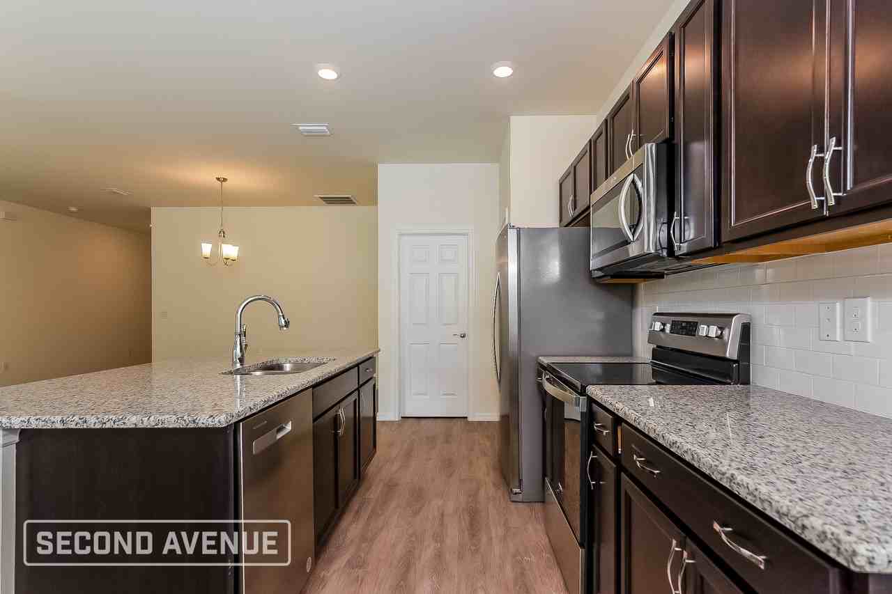 4546 Crowell Ln - Photo 4 of 26