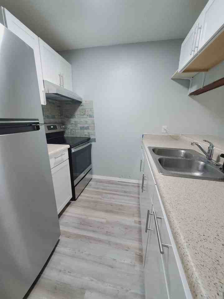 Orchard Garden Apartments - Photo 4 of 6