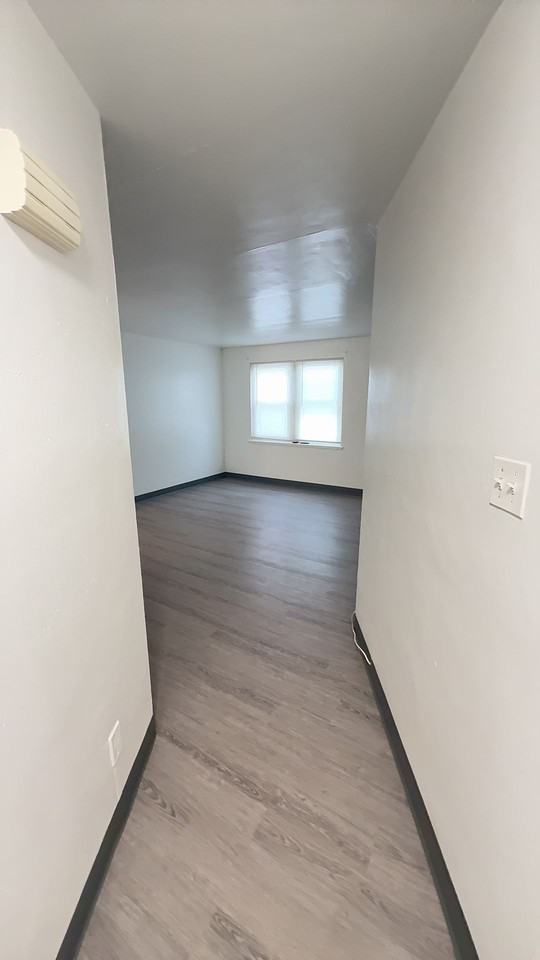 Parkhurst Apartments - Photo 3 of 7