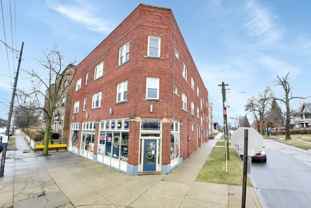 Beautiful Studio, 1 & 2 Bedroom Units near Lakewood. ONE MONTH RENT FREE ! - Photo 1 of 1
