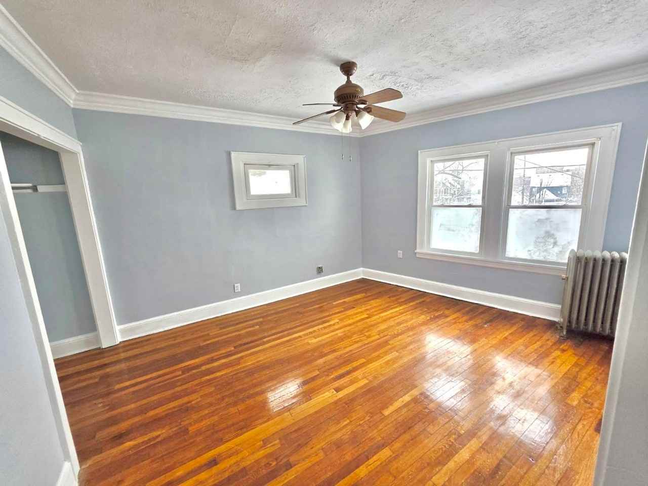 Beautiful Studio, 1 & 2 Bedroom Units near Lakewood. ONE MONTH RENT FREE ! - Photo 3 of 11