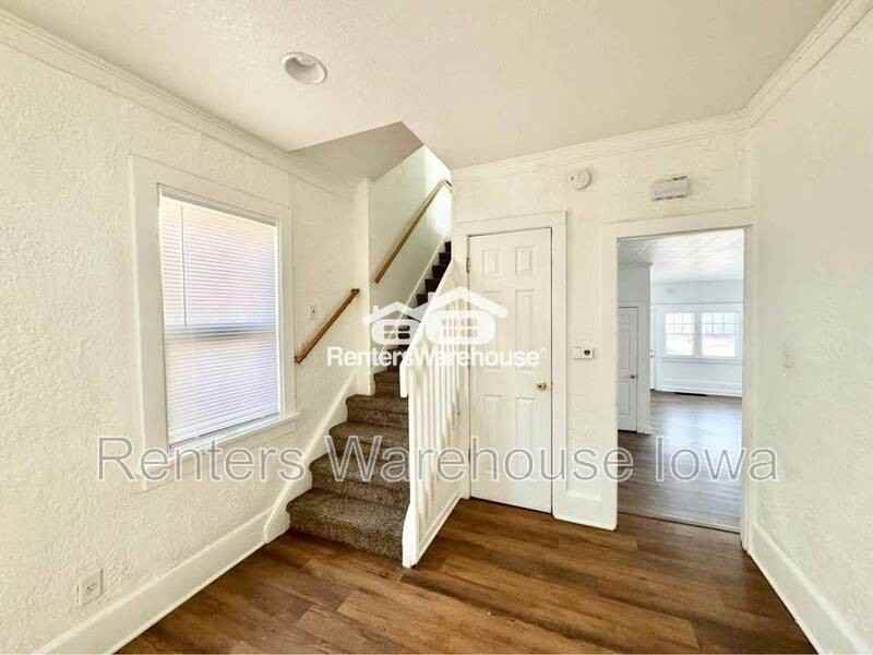 1144 E 8th St - Photo 2 of 27