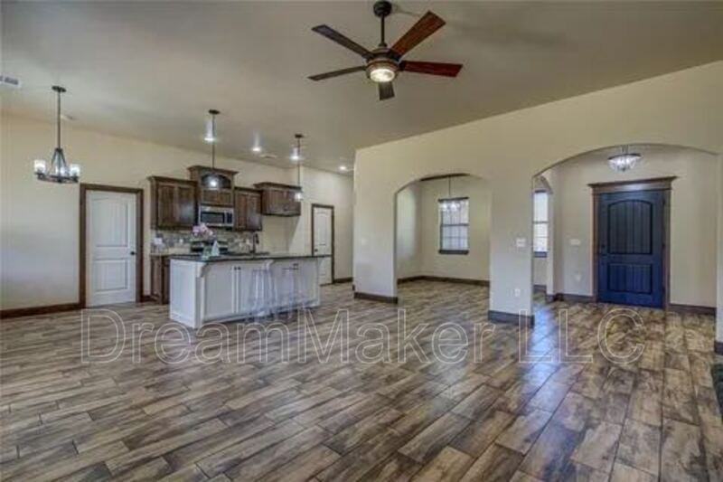 1712 Appaloosa Dr - Photo 3 of 17