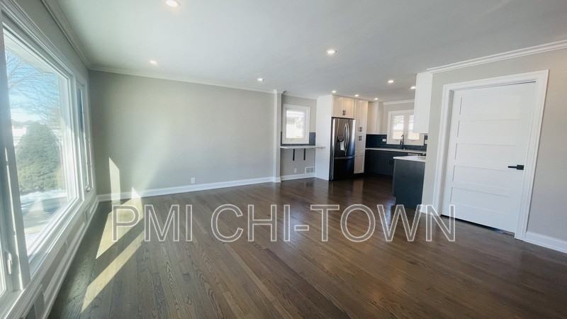 413 N Forest Ave - Photo 3 of 15